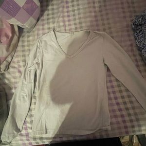 Vneck long sleeve tee